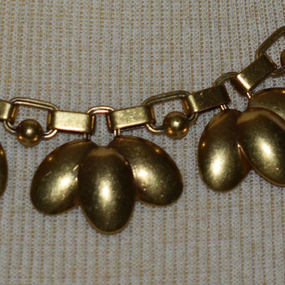 Stella & Dot Hazel Flower Petal Statement Necklace Chain Link Gold - Picture 4 of 16